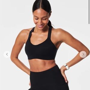 Black core Sports Bra - Women